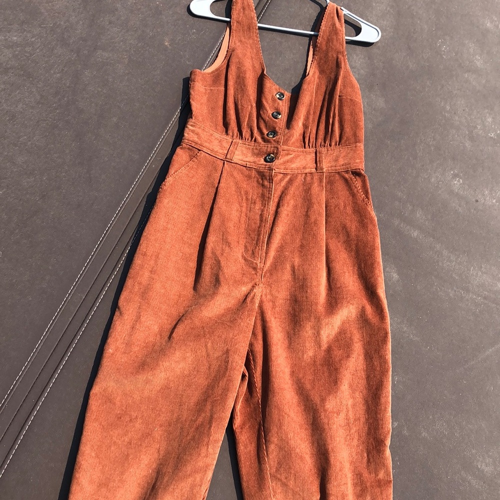 Urban Outfit burnt orange corduroy jumpsuit. Siz 6